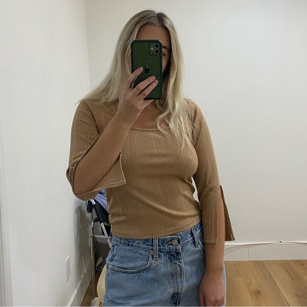 Elegant Tan Ribbed Women's Top